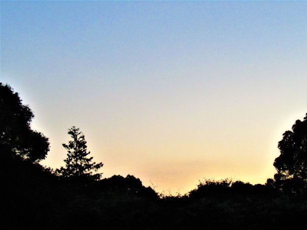 日出前10分钟图片下载