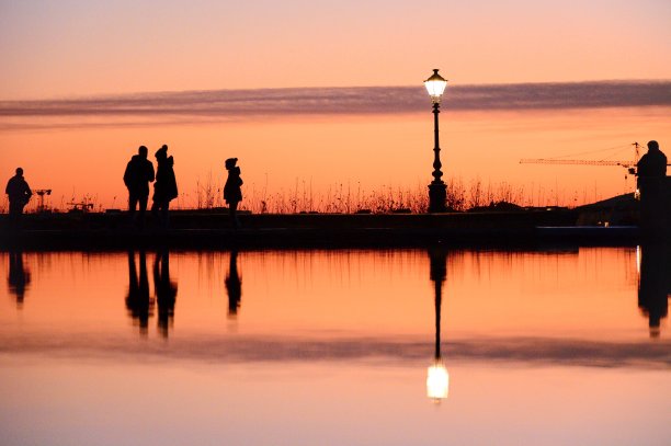 夕阳映水图片下载