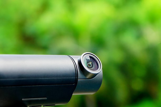 在前车窗上拍摄汽车摄像头图片下载