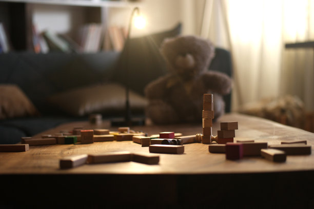 可爱的小男孩图片下载