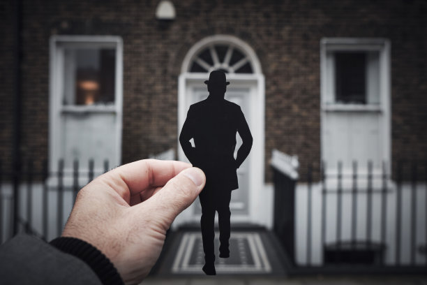 在伦敦有一位绅士剪影的男人图片下载