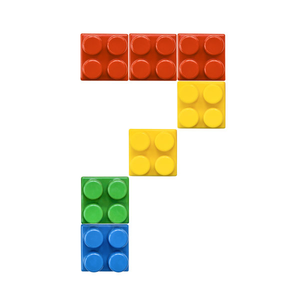 在白色的背景下，从彩色的塑料玩具砖砌建筑中孤立出来。马赛克字体数字海报，横幅，打印的孩子。概念教育-用孩子学习数字。集图片下载