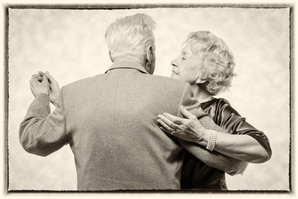 复古-老年夫妇跳舞图片下载