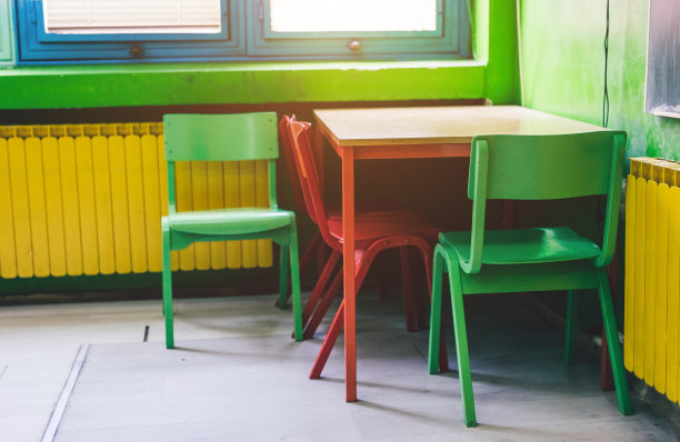 在学校教室里图片下载