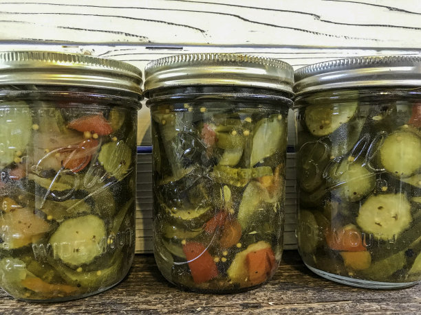 罐子里的泡菜排图片下载