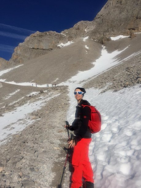 山里的女人图片下载