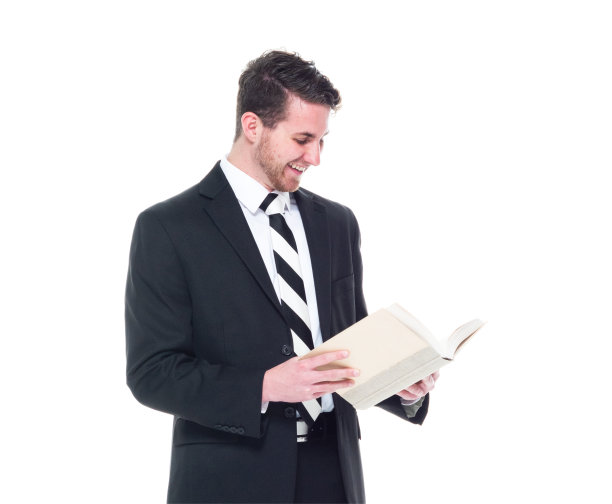 好看的年轻商人穿着黑色西装，拿着书图片下载