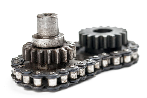 驱动滚子链和齿轮隔离在白色背景上。副本的空间。图片下载