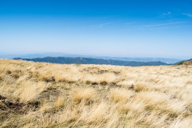 Turo de l 'Home山谷，西班牙加泰罗尼亚蒙特塞尼的自然公园图片下载