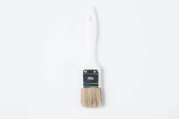 油漆刷隔离在白色背景上。副本的空间。图片下载