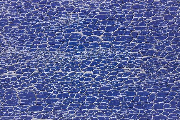 盐湖上的倒影图片下载