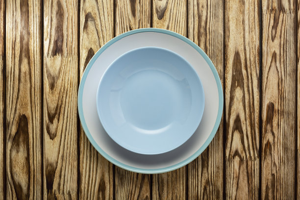 创意，厨房内饰，墙面背景，烹饪烘焙，鸡蛋，牛奶，木墙，陶瓷碗图片下载