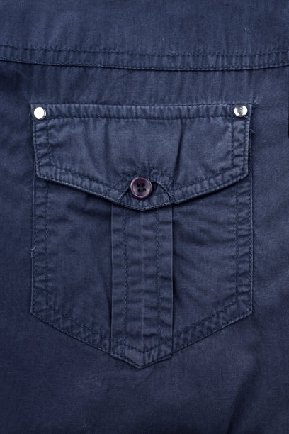 牛仔衬衣口袋里图片下载