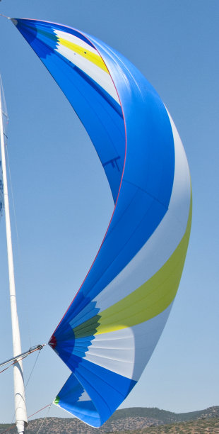 蓝色大三角帆图片下载