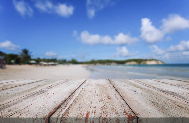 抽象模糊的背景与木书桌图片下载