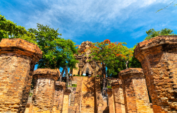 越南越南港的Po Nagar Cham Towers图片下载