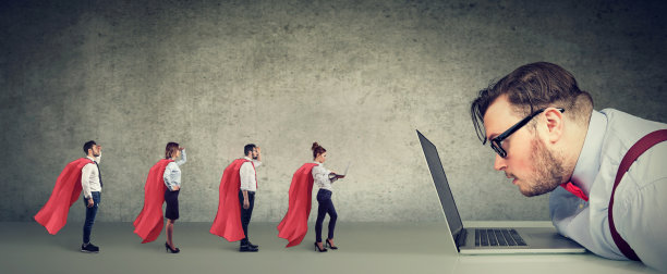 专业的超级英雄团队在网上帮助有压力的商人图片下载