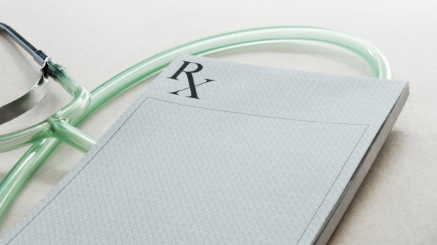 处方垫与听诊器图片下载