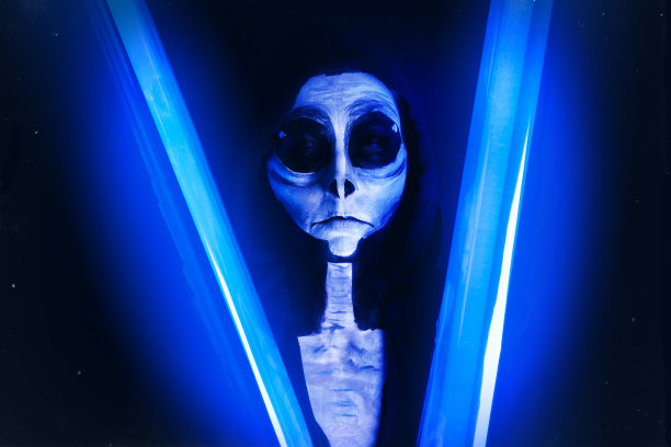 外星人的灯图片下载