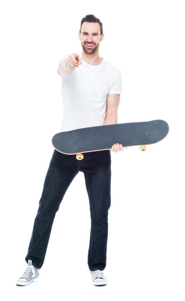 穿着白衬衫和牛仔裤的帅哥图片下载