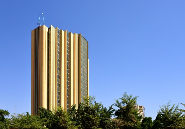 西非国家中央银行(BCEAO)，在尼日尔的尼亚美发行西非CFA法郎图片下载