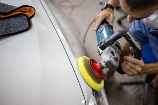 车间库存照片中的汽车抛光细节图片下载