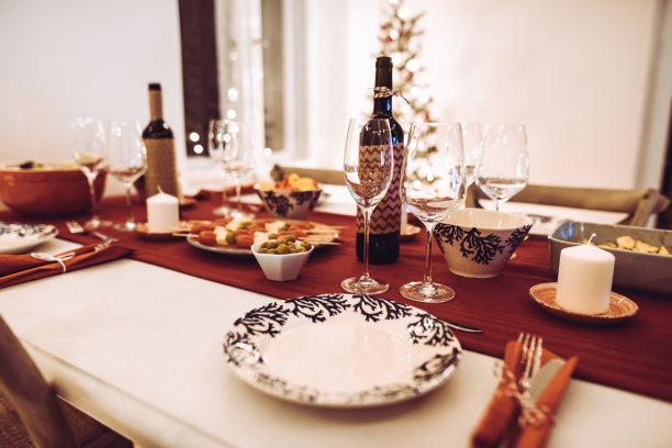 圣诞餐桌布置好图片下载