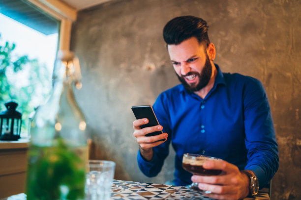 在休息时间发脾气图片下载