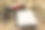 永远不要回头看在绿色草地上用钢笔和红色杯子写在白色笔记本上的单词。户外概念手写体“永不回头，无悔”图片下载