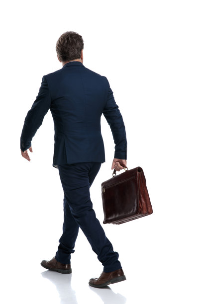 一个坚定的老商人的背影图片下载