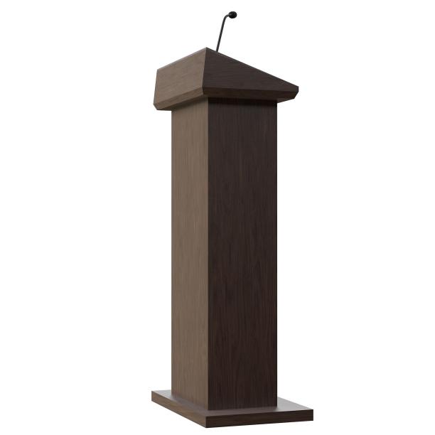 带麦克风的木制讲台图片下载