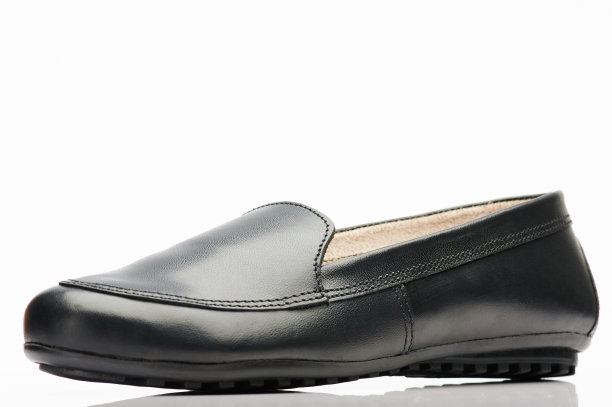 一只黑色女鞋图片下载