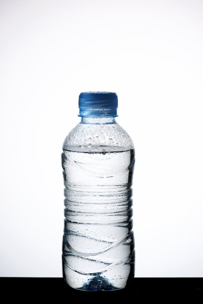 水瓶图片下载