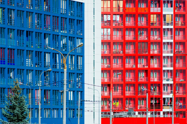 蓝色和红色的高层建筑的碎片图片下载