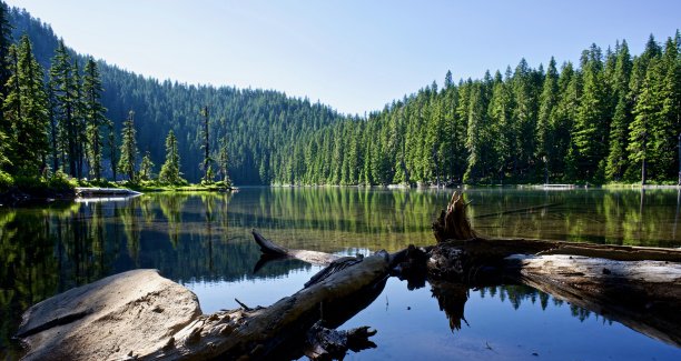 蓝色湖，太平洋山脊步道，鳟鱼湖南部，华盛顿州，美国图片下载
