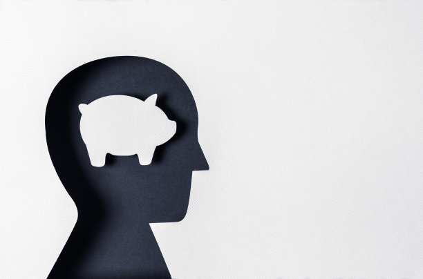 白色背景下人体模型的特写镜头图片下载