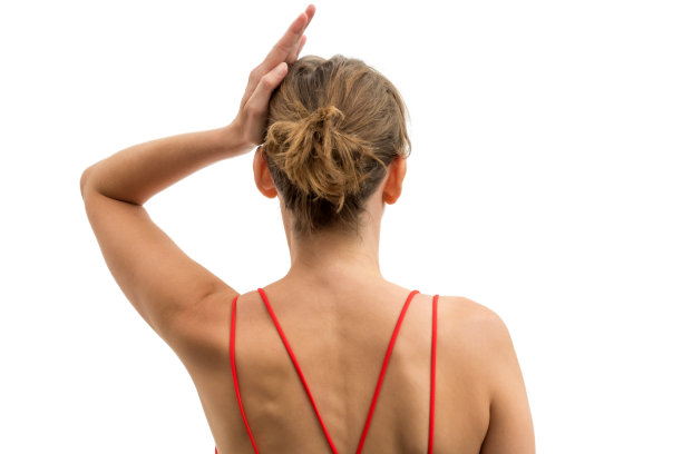 女性在做颈部肌肉的强化运动图片下载