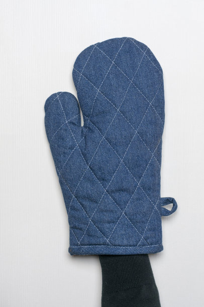 蓝色烤箱手套图片下载