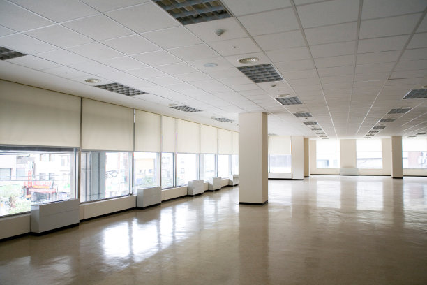 空的大办公室。图片下载