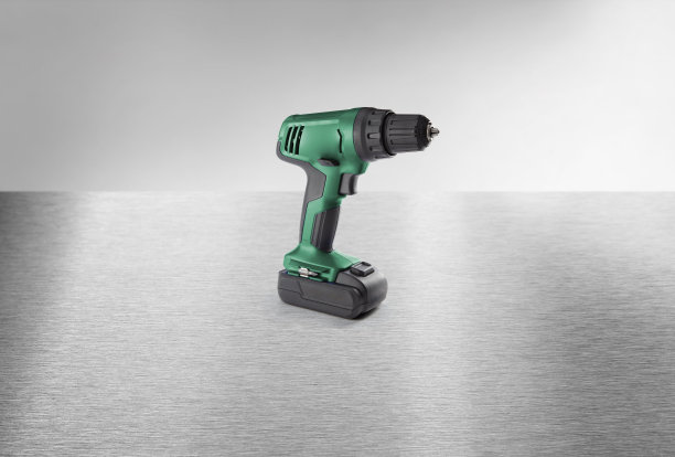 工业背景下的电池驱动钻机图片下载