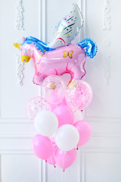 节日聚会的装饰品。很多气球，粉色和白色的。图片下载