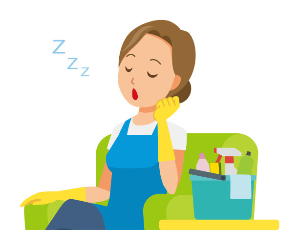 一个穿着蓝色围裙和橡胶手套的女人坐在沙发上睡着了素材图片