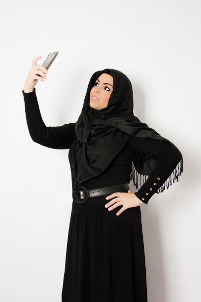 围巾的女人图片下载