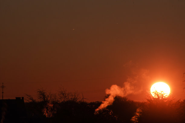 冬天太阳升起图片下载