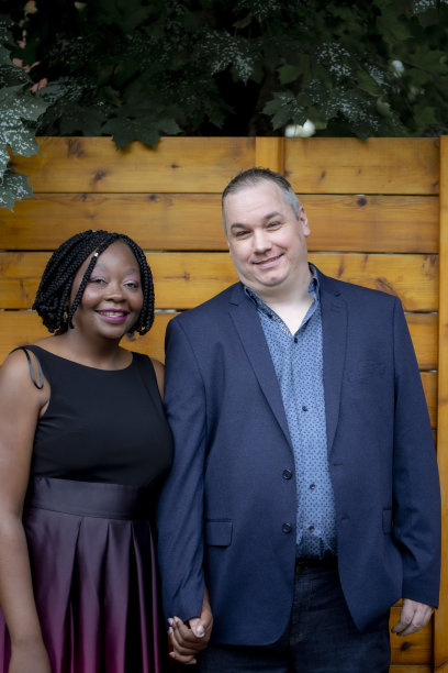 不同种族的夫妇图片下载