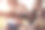 女性朋友双手叠在一起的特写图片下载