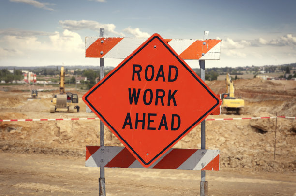 前方道路施工标志图片下载