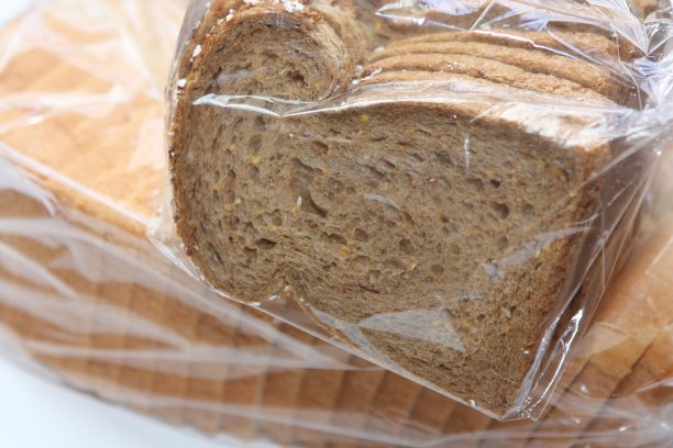 塑料包装的新鲜食品。图片下载