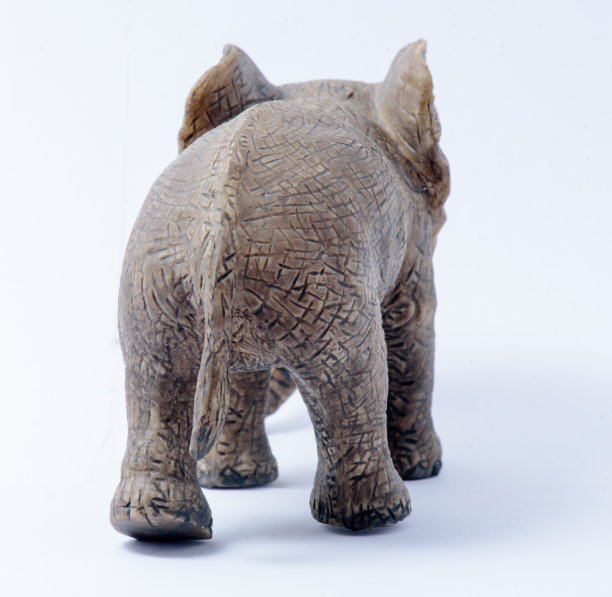 大象玩具模型孤立在白色背景上图片下载