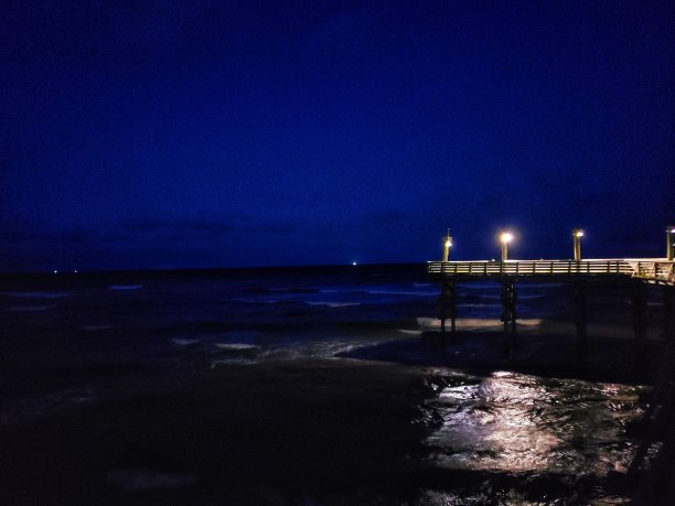 黑暗中的光明图片下载